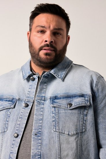 Men+ 394 Džínová bunda s náprsními kapsami Světle modrá - Bundy - Bundy Nadměrné Velikosti - 2XL-8XL