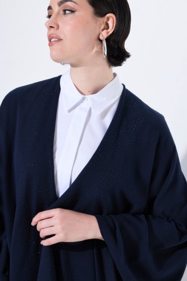 Ulla Popken 841117 Pletené oversize pončo s kamínky Tmavě modrá - Ponča a peleríny - 
