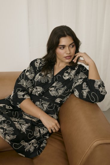 Kaffe Curve Kimmie Dress Black Chalk Embroidery - Midi šaty - 