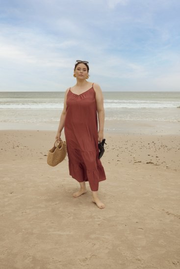 Kaffe Curve Emilia Dress Henna Brown - Maxi šaty - 