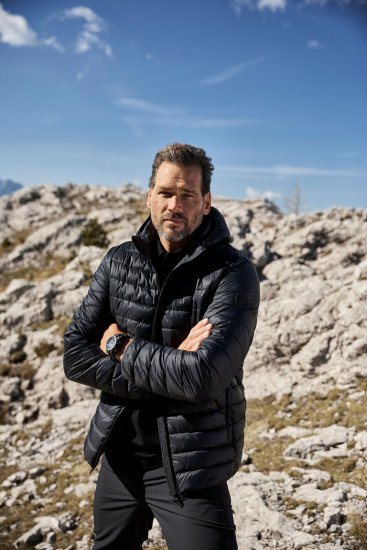 JAY-PI Lightly Quilted Jacket with a Hoodie Black - Bundy - Bundy Nadměrné Velikosti - 2XL-8XL