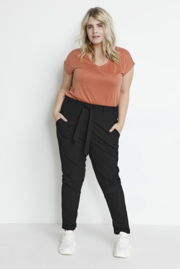 Kaffe Curve Jia Kalhoty s páskem Sytě černá - Džíny & Kalhoty ve Velkých Velikostech – Plus Size - 